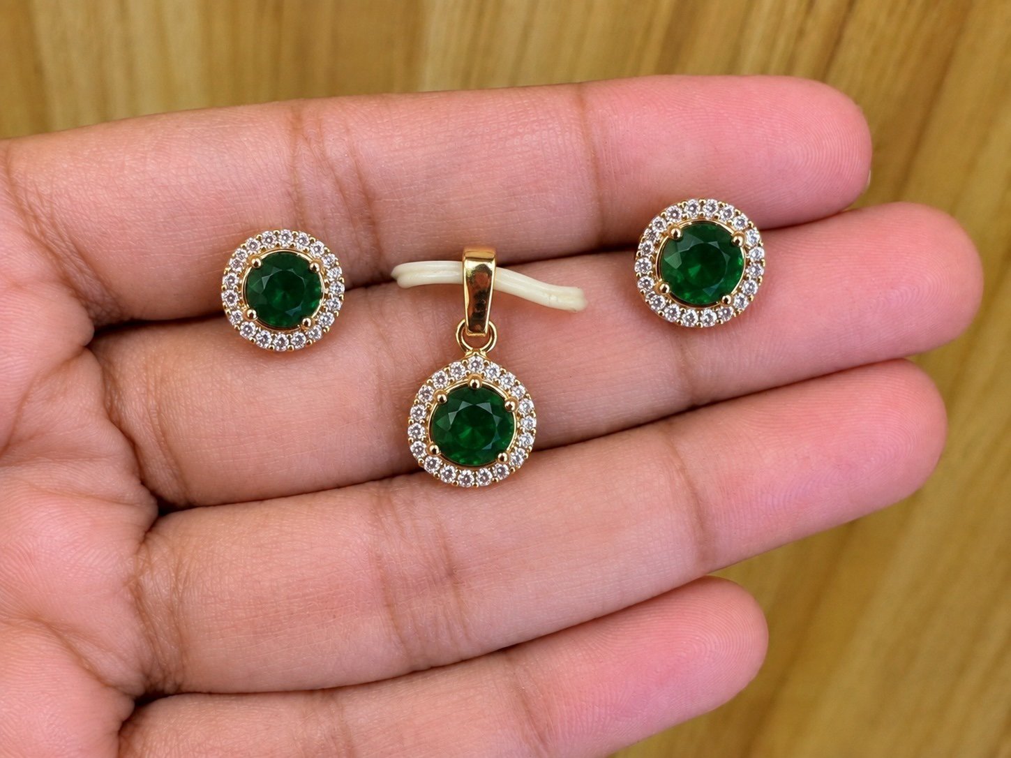 92.5 silver rose gold plated rounded green stoned pendant set