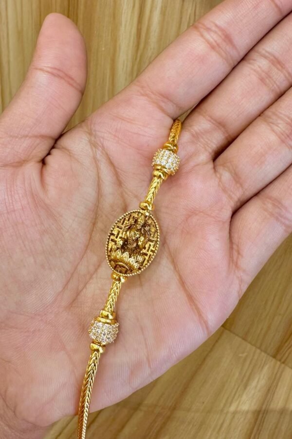 92.5 silver gold plated antique lakshmi mugappu chain