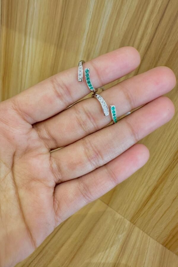 92.5 silver green stoned adjustable toe rings