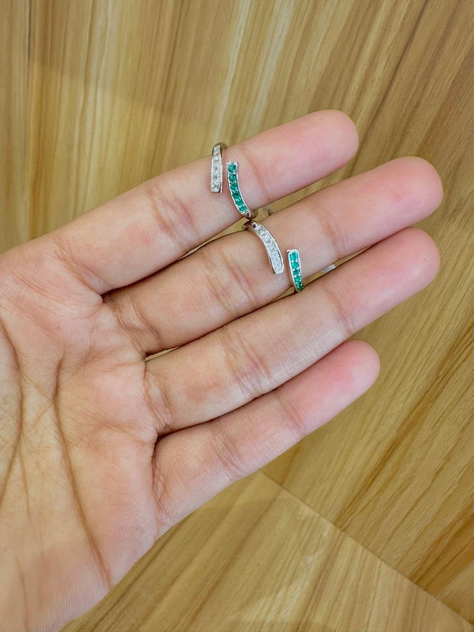 92.5 silver green stoned adjustable toe rings