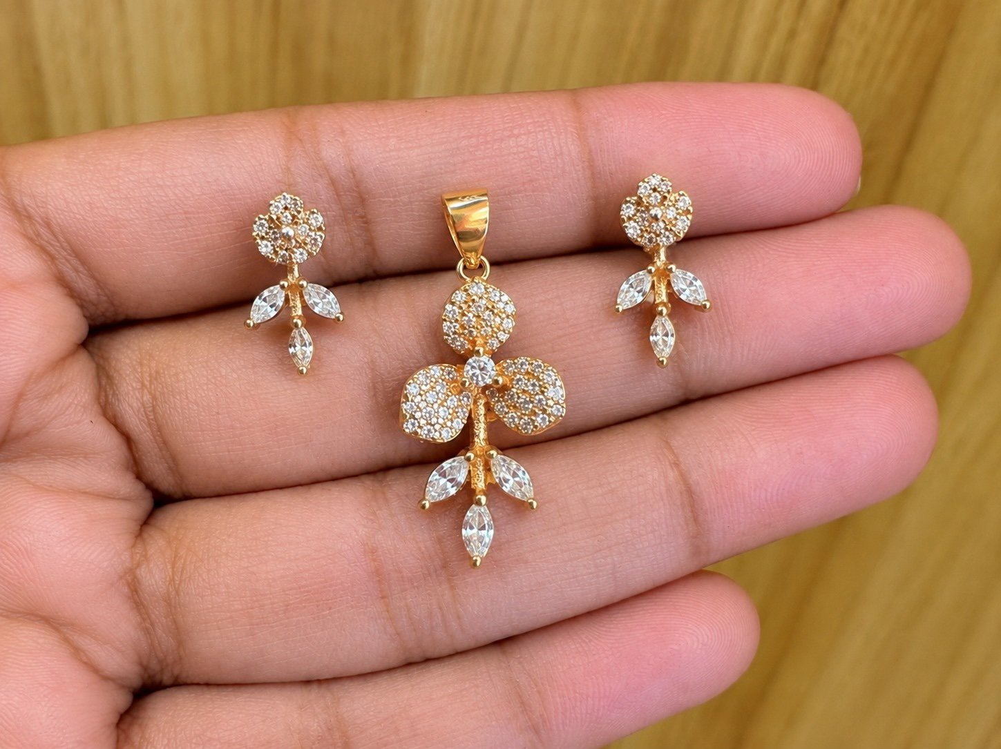 92.5 silver Rose gold plated Diamond lookalike pendant set