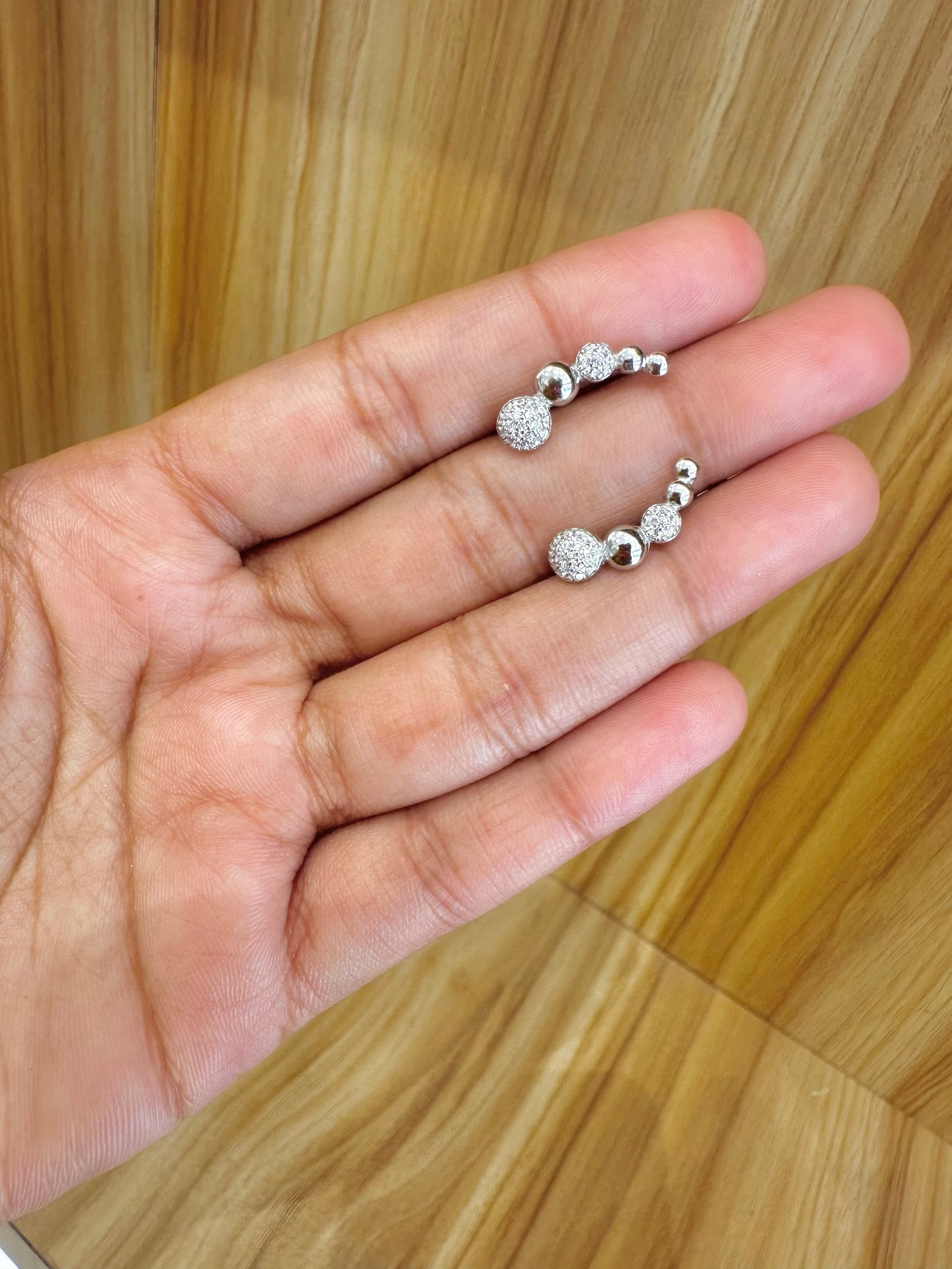 92.5 silver glossy round shaped ear cuff