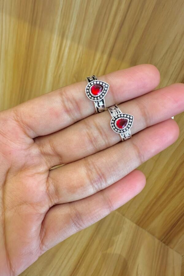 Silver Red stoned antique adjustable toe rings