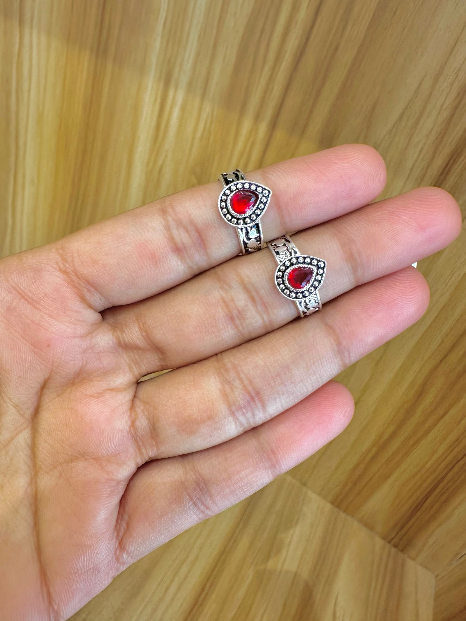 Silver Red stoned antique adjustable toe rings
