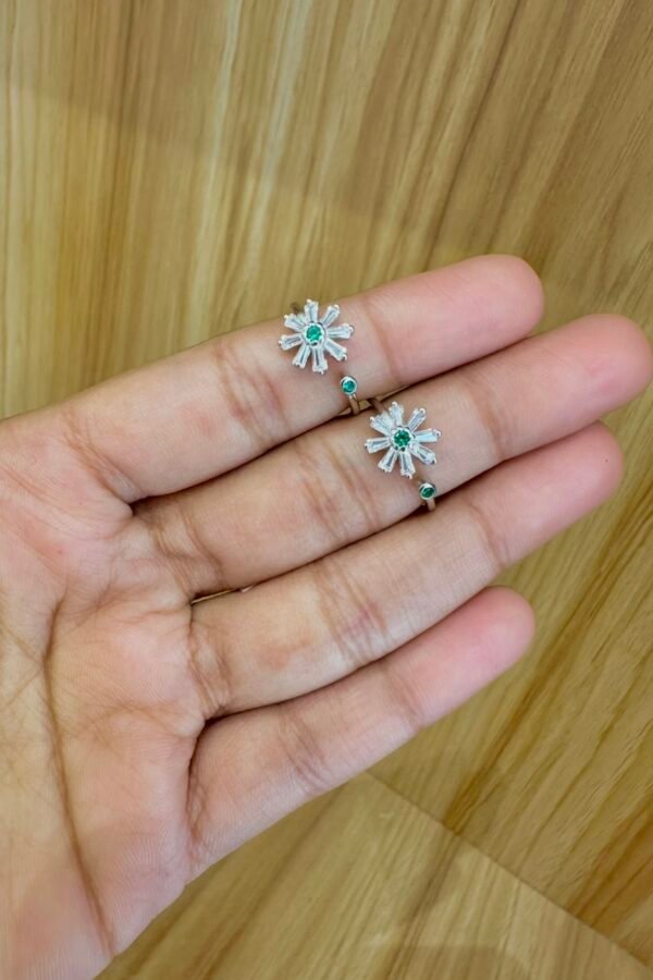 92.5 silver floral green stoned adjustable toe rings