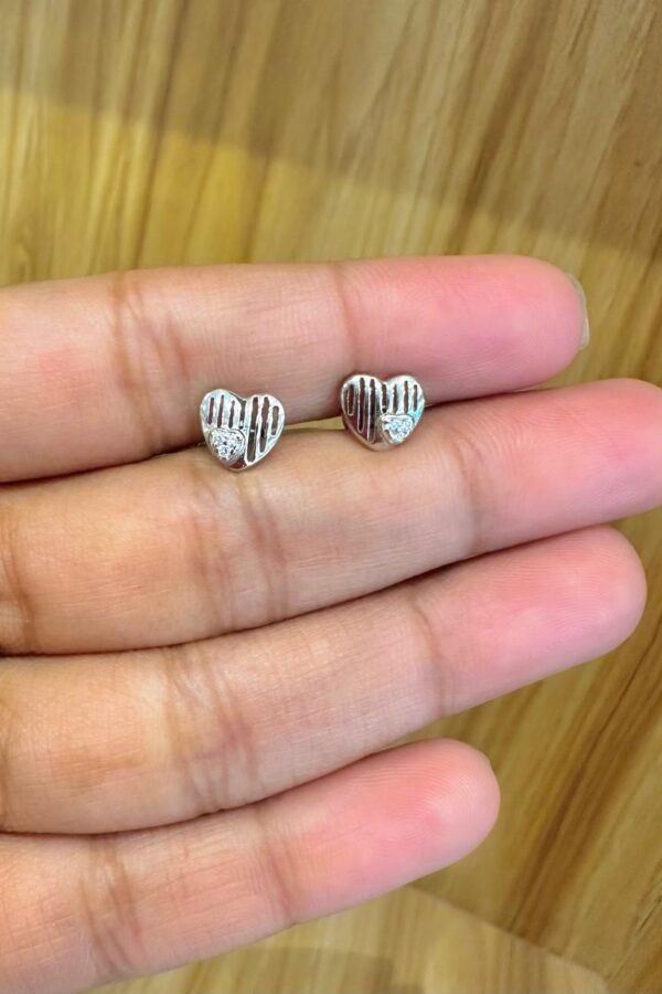 92.5 Silver Striped heart stud - South screw